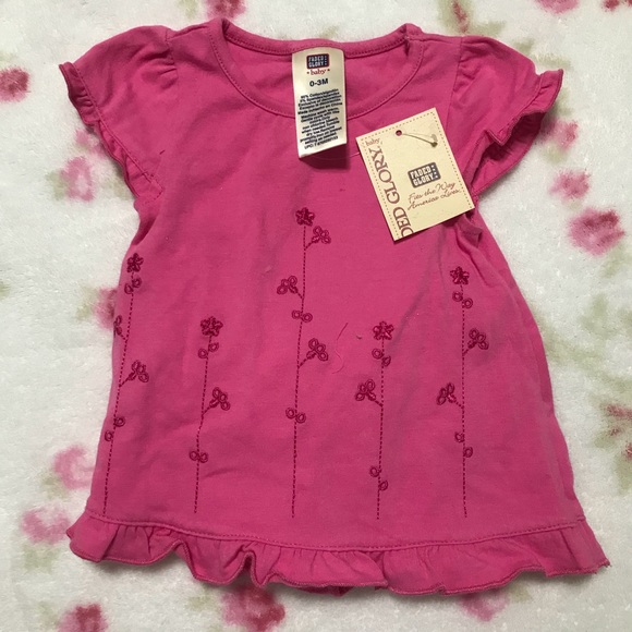 SOLD 4 piece Baby Set Pink White Flowers 🌸 NWT - Picture 3 of 6